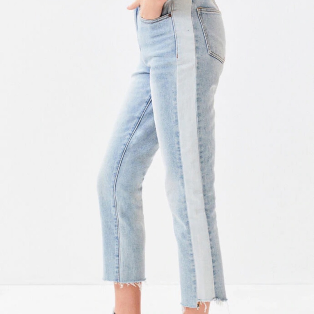 PacSun Mom Jeans Size 27. Never used